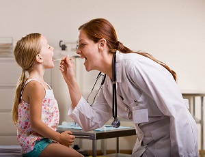 Doctor-girl-checkup1