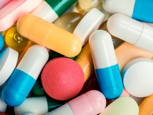 Фармпроизводители просят Минздрав разъяснить порядок включения лекарств в перечень ЖНВЛП