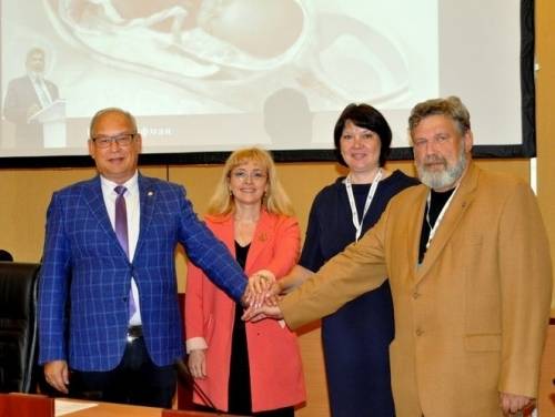 «Генериум» поддержал форумы по интенсивной терапии в акушерстве и гинекологии на Камчатке и Сахалине
