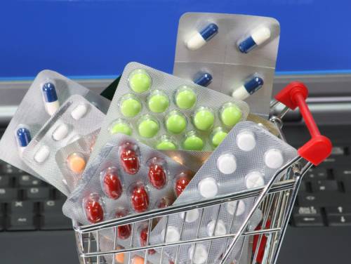Эксперт: задержка принятия закона об онлайн-торговле лекарствами ударит по рынку