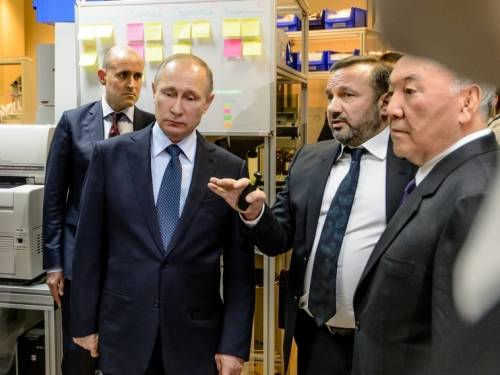 Владимир Путин и Нурсултан Назарбаев посетили НИЦ BIOCAD
